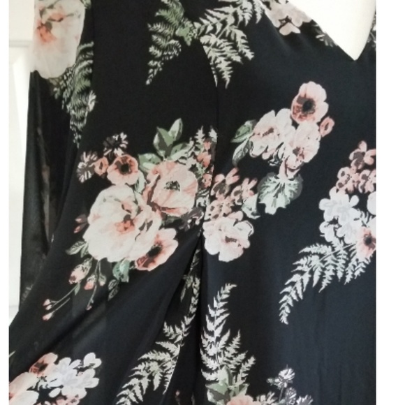 🆕️⬇️BCBGeneration Sexy Boho Floral Shift Dress - Picture 5 of 8